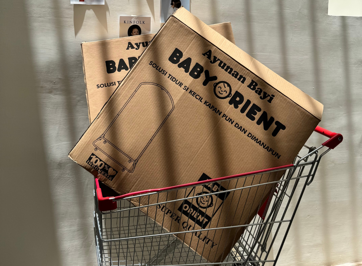 2 kotak BabyOrient di troli
